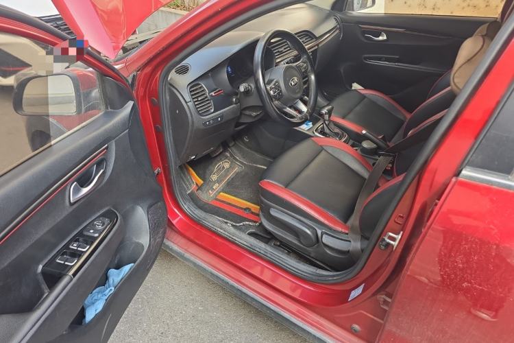 Used Kia KX Cross 2017 1.4L AT GLS Driver Seat