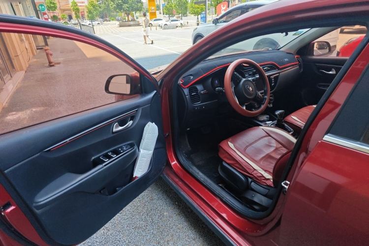 Used Kia KX Cross 2017 1.4L AT GLS Driver Seat