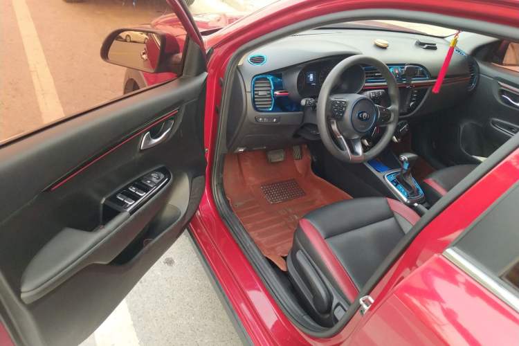 Used Kia KX Cross 2017 1.4L AT GLS Driver Seat
