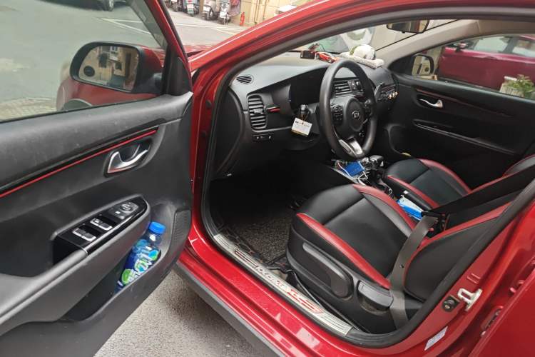 Used Kia KX Cross 2017 1.4L AT GLS Driver Seat