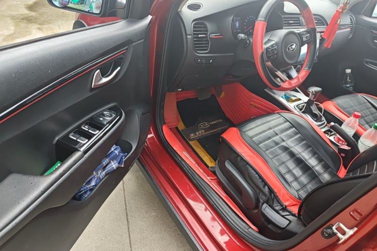 Used Kia KX Cross 2017 1.4L AT GLS Driver Seat