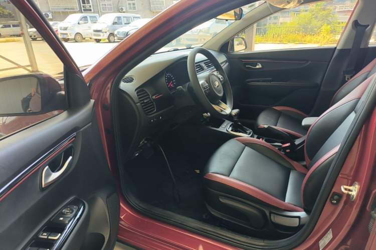 Used Kia KX Cross 2017 1.4L AT GLS Driver Seat