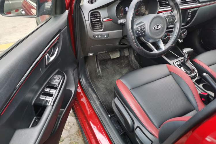 Used Kia KX Cross 2017 1.4L AT GLS Driver Seat