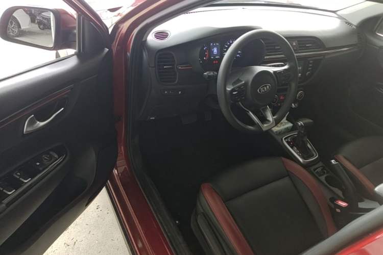 Used Kia KX Cross 2017 1.4L AT GLS Driver Seat