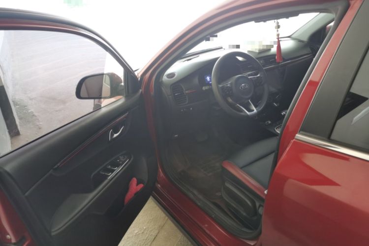 Used Kia KX Cross 2017 1.4L AT GLS Driver Seat
