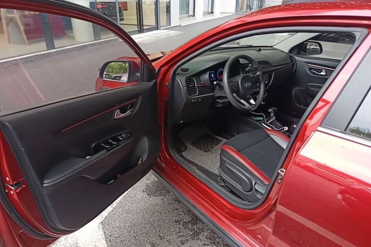 Used Kia KX Cross 2017 1.4L AT GLS Driver Seat