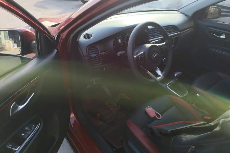 Used Kia KX Cross 2017 1.4L AT GLS Driver Seat