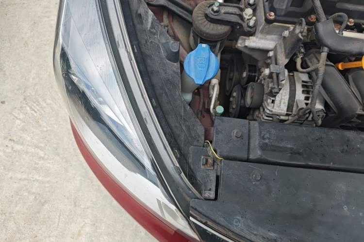 Used Kia KX Cross 2017 1.4L AT GLS Engine Bay Right