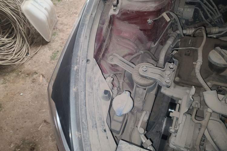 Used Kia KX Cross 2017 1.4L AT GLS Engine Bay Right