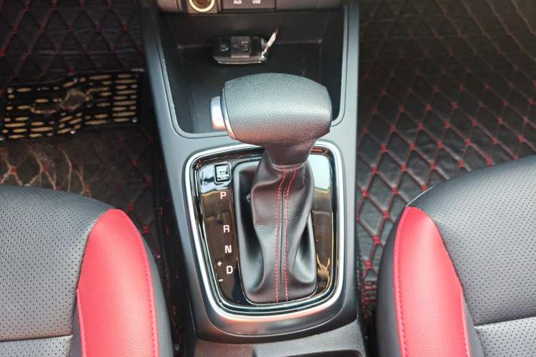 Used Kia KX Cross 2017 1.4L AT GLS Gear Lever