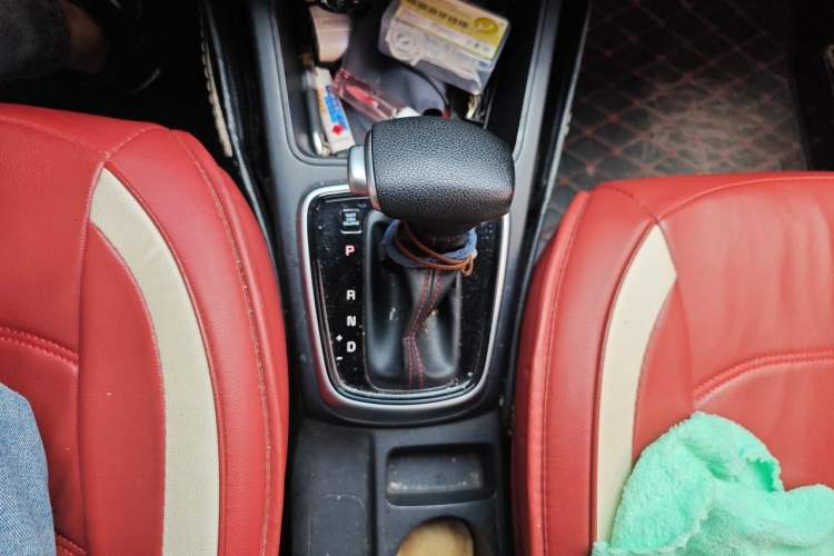 Used Kia KX Cross 2017 1.4L AT GLS Gear Lever