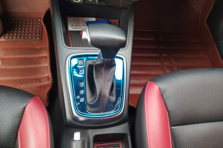 Used Kia KX Cross 2017 1.4L AT GLS Gear Lever