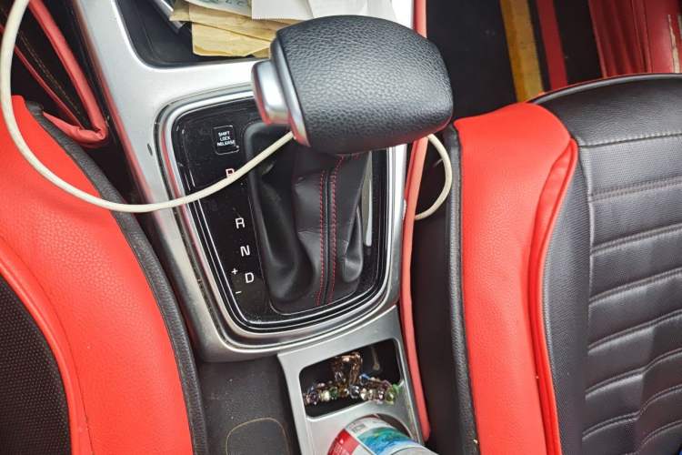Used Kia KX Cross 2017 1.4L AT GLS Gear Lever