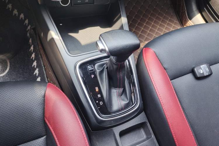 Used Kia KX Cross 2017 1.4L AT GLS Gear Lever