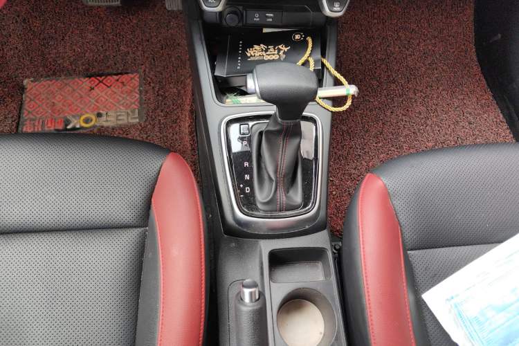 Used Kia KX Cross 2017 1.4L AT GLS Gear Lever
