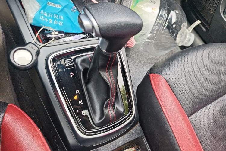 Used Kia KX Cross 2017 1.4L AT GLS Gear Lever