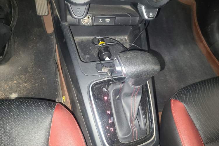 Used Kia KX Cross 2017 1.4L AT GLS Gear Lever