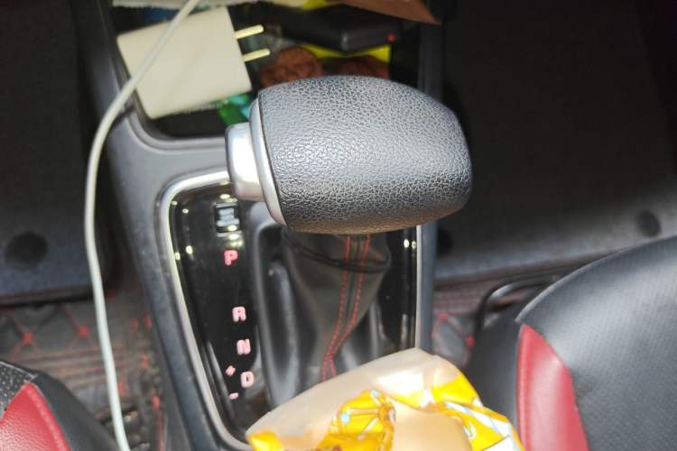 Used Kia KX Cross 2017 1.4L AT GLS Gear Lever