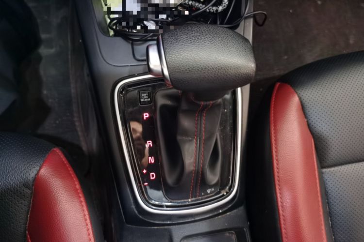 Used Kia KX Cross 2017 1.4L AT GLS Gear Lever