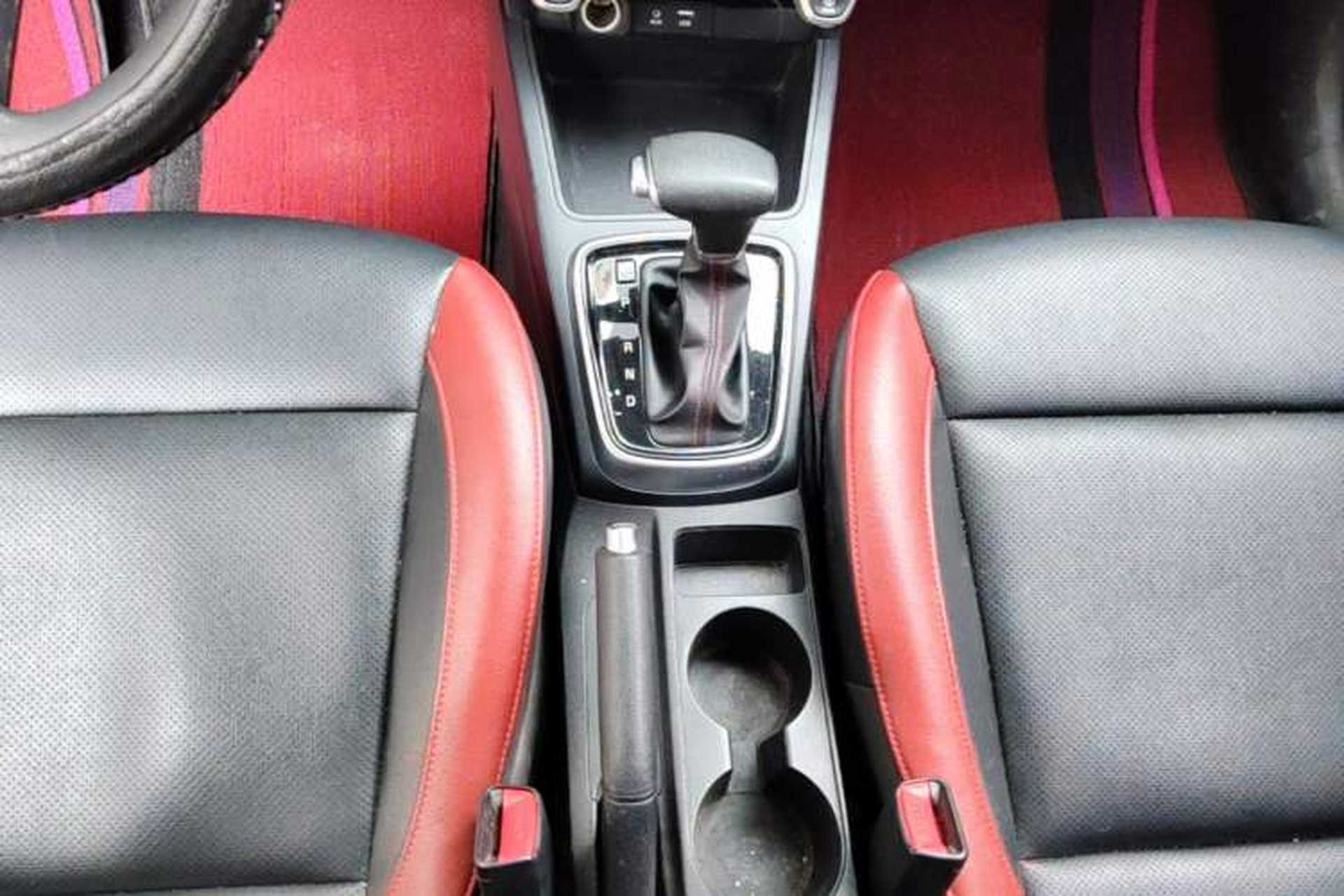 Used Kia KX Cross 2017 1.4L AT GLS Gear Lever