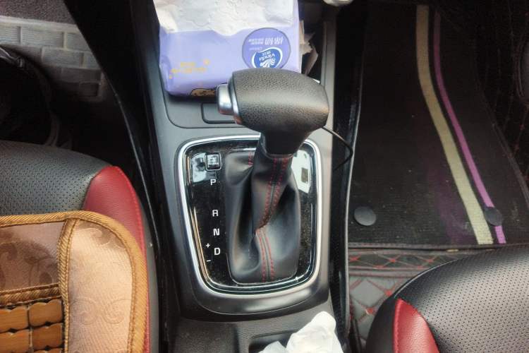 Used Kia KX Cross 2017 1.4L AT GLS Gear Lever