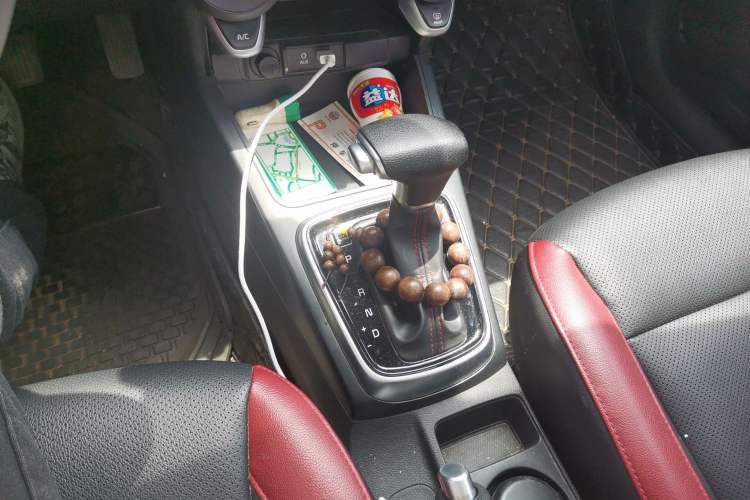 Used Kia KX Cross 2017 1.4L AT GLS Gear Lever