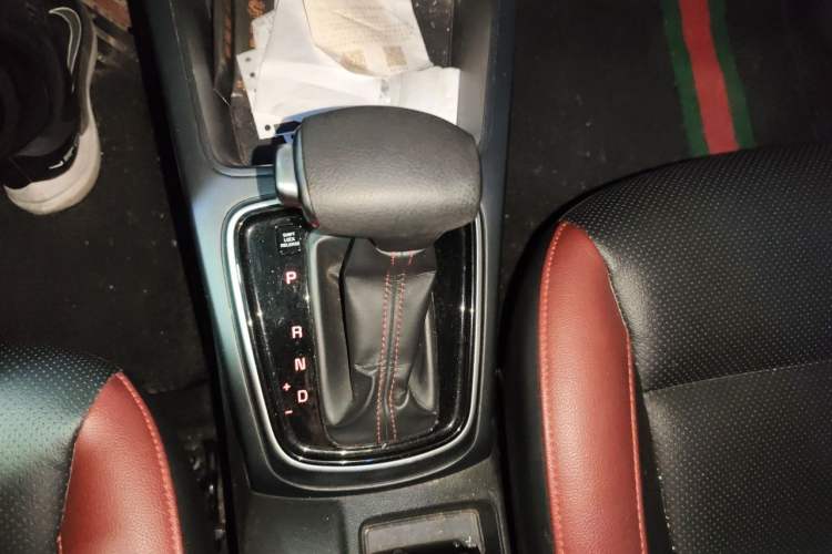 Used Kia KX Cross 2017 1.4L AT GLS Gear Lever