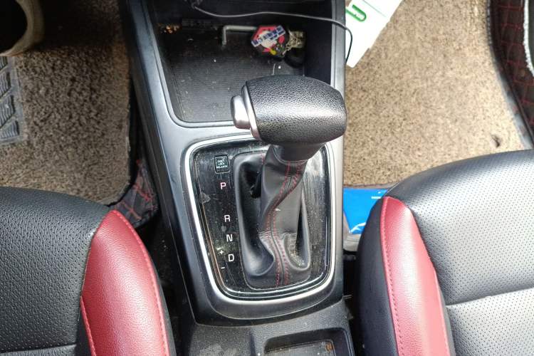 Used Kia KX Cross 2017 1.4L AT GLS Gear Lever
