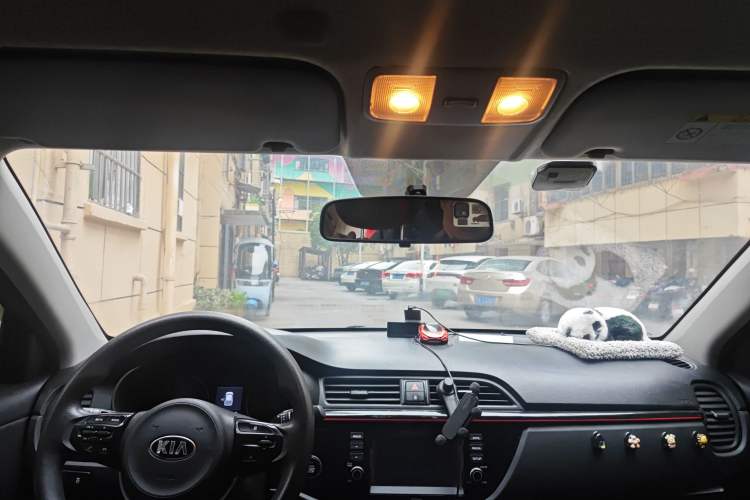 Used Kia KX Cross 2017 1.4L AT GLS Headliner