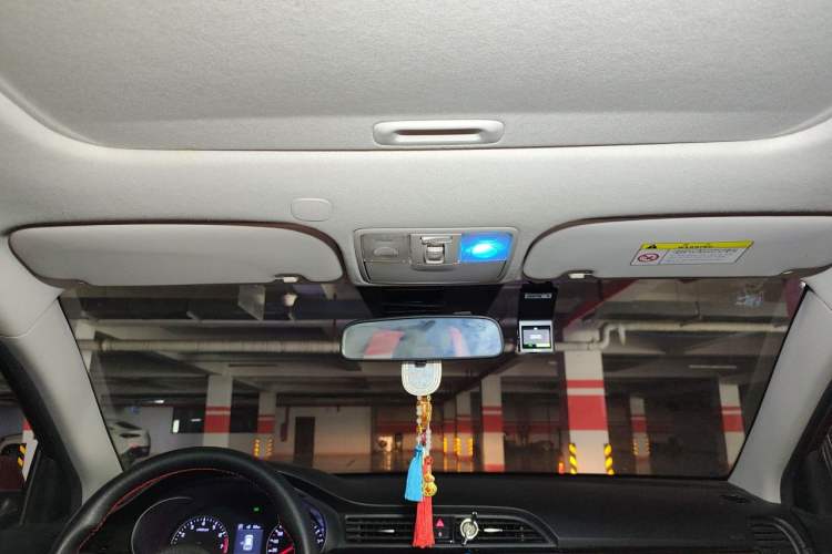 Used Kia KX Cross 2017 1.4L AT GLS Headliner