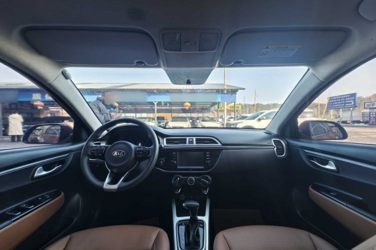 Used Kia KX Cross 2017 1.4L AT GLS Interior 1