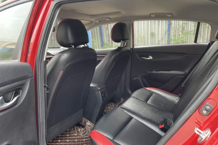Used Kia KX Cross 2017 1.4L AT GLS Interior 2
