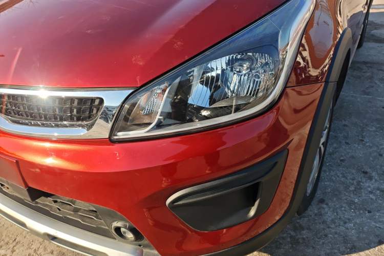 Used Kia KX Cross 2017 1.4L AT GLS Left Front Headlight
