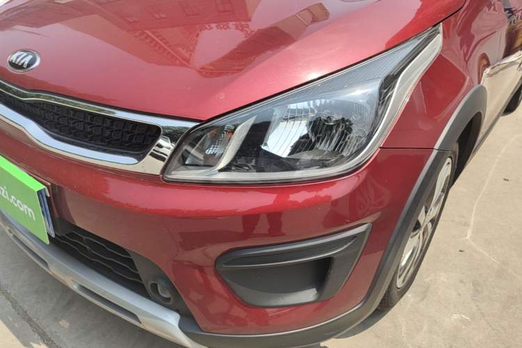 Used Kia KX Cross 2017 1.4L AT GLS Left Front Headlight