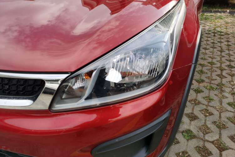 Used Kia KX Cross 2017 1.4L AT GLS Left Front Headlight