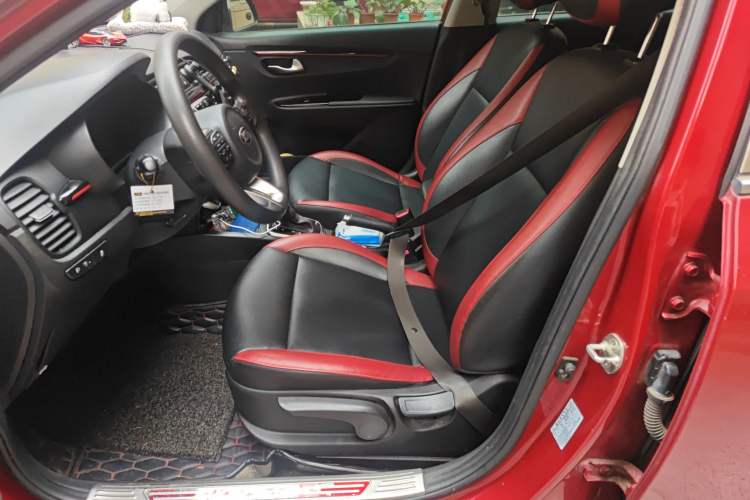Used Kia KX Cross 2017 1.4L AT GLS Left Front Seat
