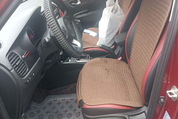 Used Kia KX Cross 2017 1.4L AT GLS Left Front Seat