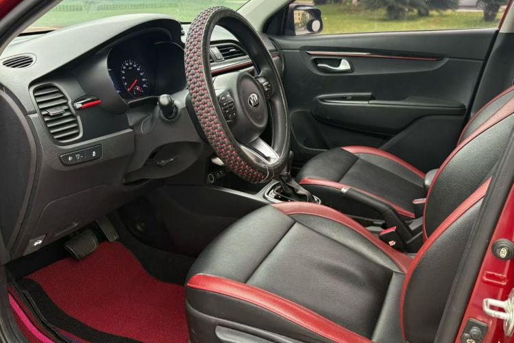 Used Kia KX Cross 2017 1.4L AT GLS Left Front Seat