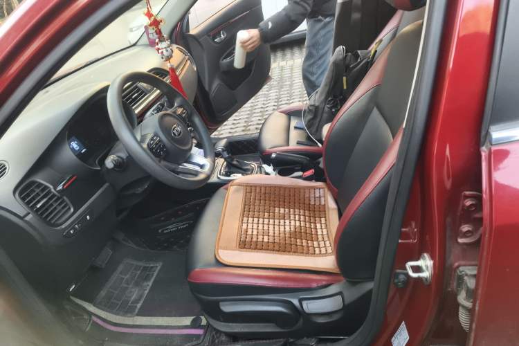Used Kia KX Cross 2017 1.4L AT GLS Left Front Seat