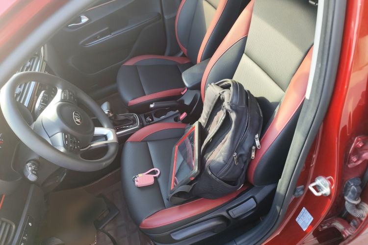 Used Kia KX Cross 2017 1.4L AT GLS Left Front Seat