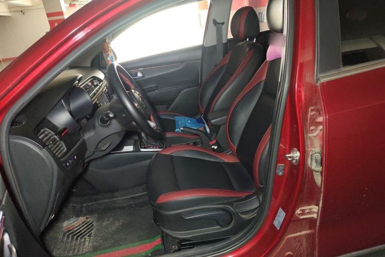 Used Kia KX Cross 2017 1.4L AT GLS Left Front Seat