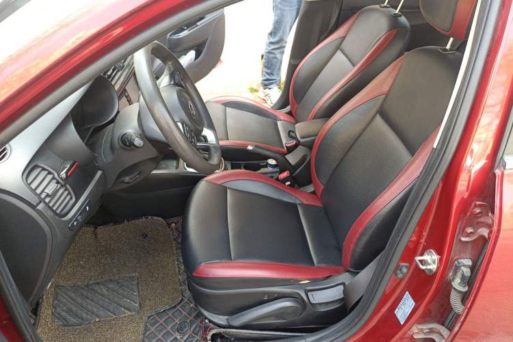 Used Kia KX Cross 2017 1.4L AT GLS Left Front Seat