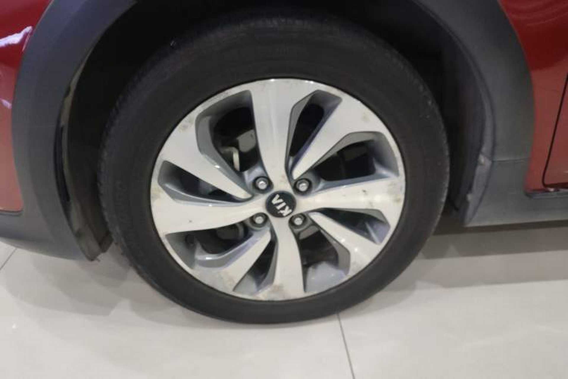 Used Kia KX Cross 2017 1.4L AT GLS Left Front Wheel Hub