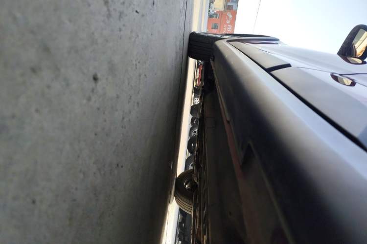 Used Kia KX Cross 2017 1.4L AT GLS Left Side Sill