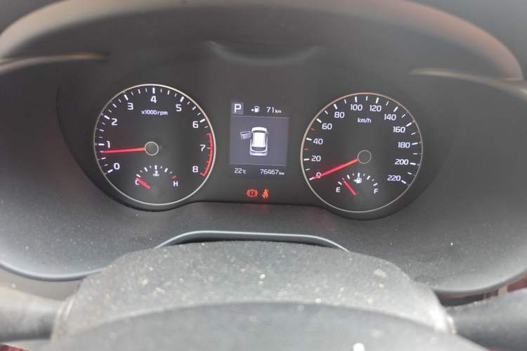 Used Kia KX Cross 2017 1.4L AT GLS Odometer Close Up