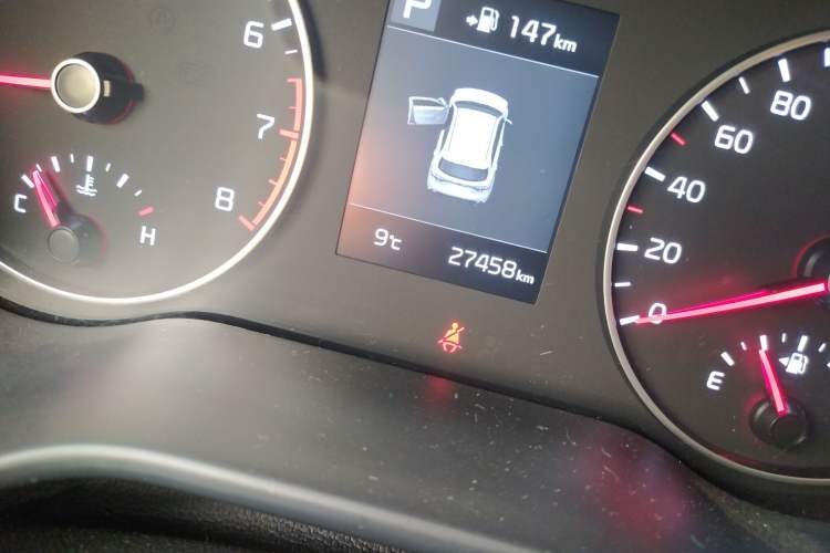 Used Kia KX Cross 2017 1.4L AT GLS Odometer Close Up