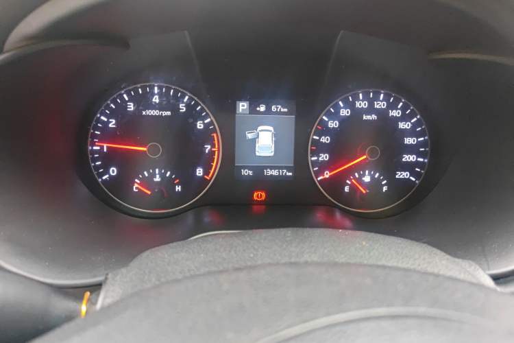 Used Kia KX Cross 2017 1.4L AT GLS Odometer Close Up