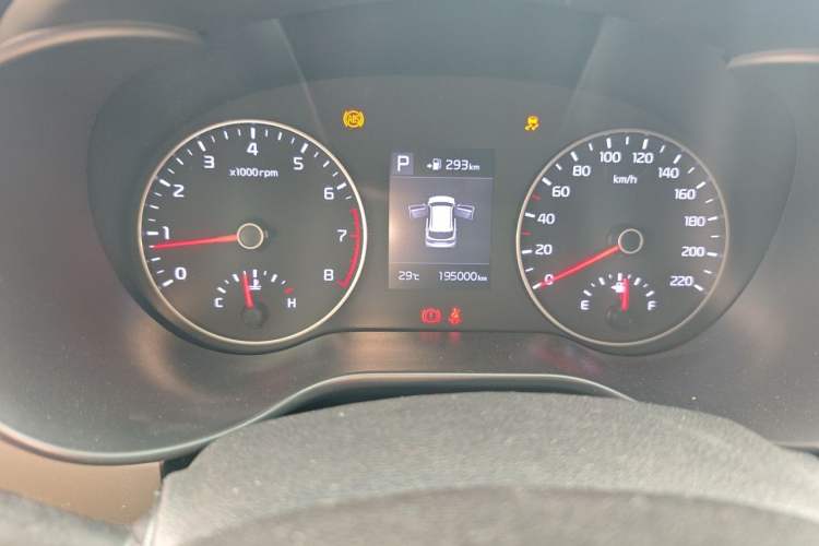 Used Kia KX Cross 2017 1.4L AT GLS Odometer Close Up
