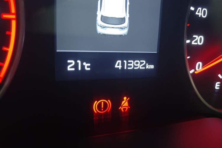 Used Kia KX Cross 2017 1.4L AT GLS Odometer Close Up