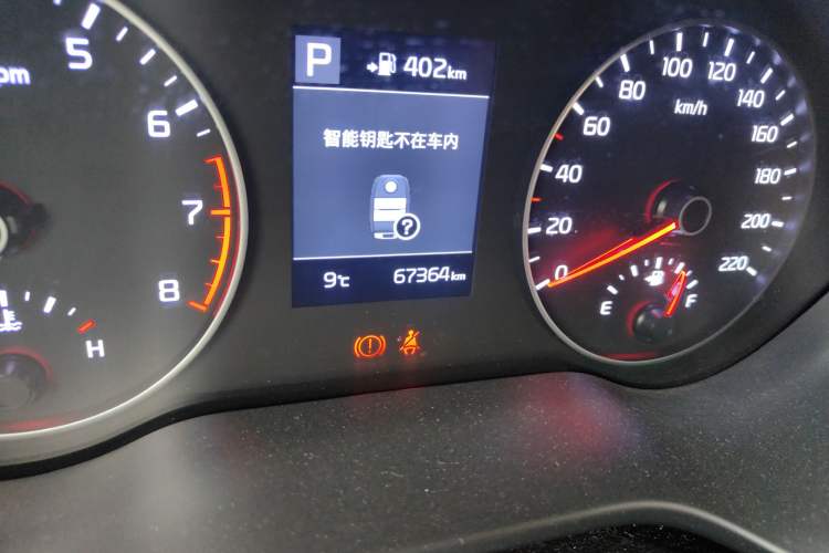Used Kia KX Cross 2017 1.4L AT GLS Odometer Close Up